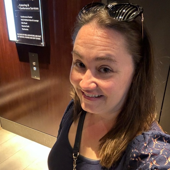 Meet your Posher, Anne - Picture 2 of 2